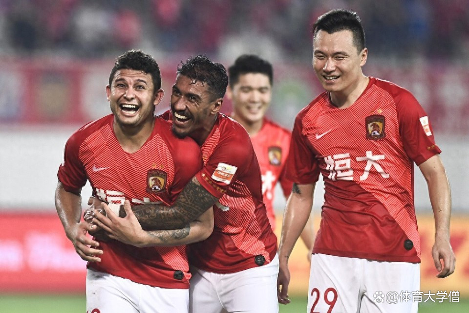 关于中超强队之争：北京人和对决广州恒大的信息